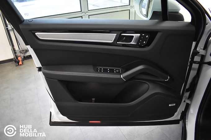 PORSCHE Cayenne Coupé 3.0 V6 Platinum Edition